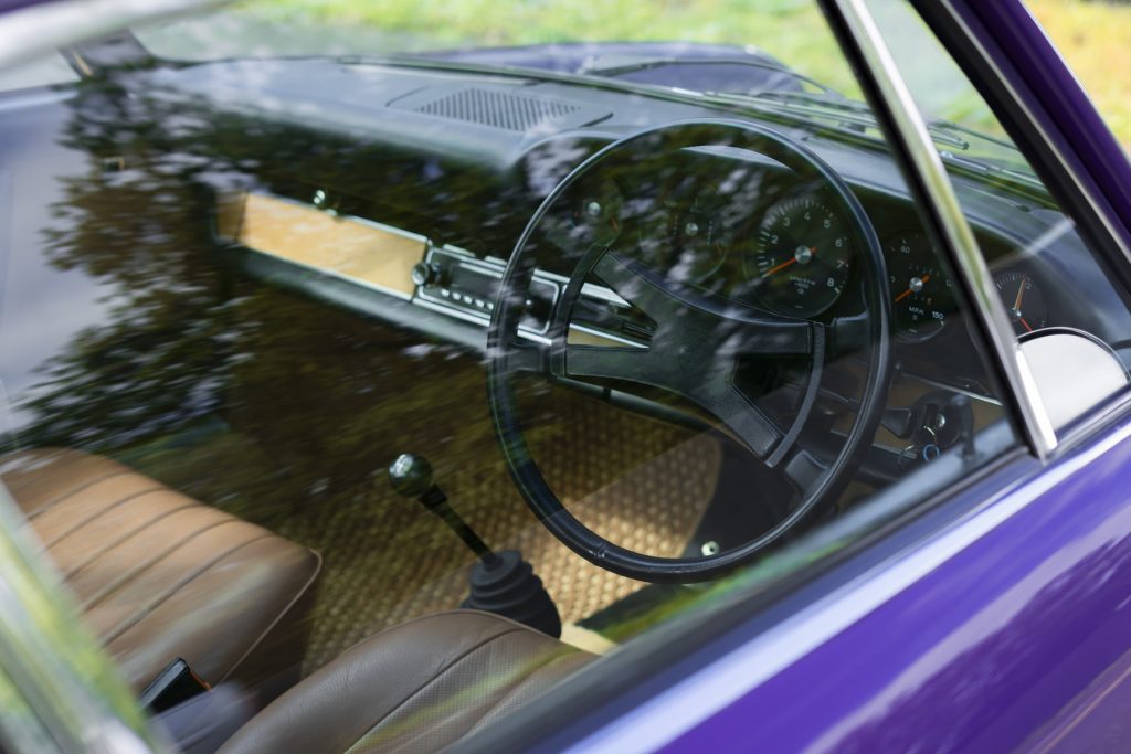 PORSCHE_911_2.4E_PURPLE_15